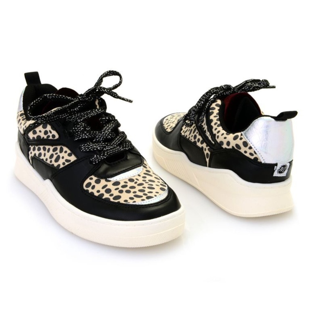 Matisse Behave Sneaker Black size 7